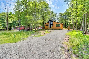 Pool & Beach Access: Charming Poconos Cabin!