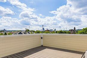 Modern Pittsburgh Home w/ Rooftop Deck & Backyard