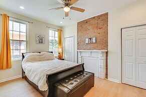 Modern Pittsburgh Home w/ Rooftop Deck & Backyard