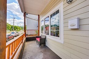 Modern Pittsburgh Home w/ Rooftop Deck & Backyard