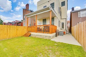 Modern Pittsburgh Home w/ Rooftop Deck & Backyard