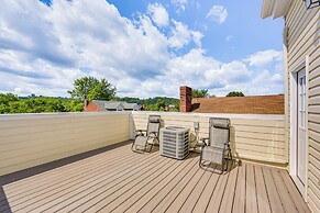 Modern Pittsburgh Home w/ Rooftop Deck & Backyard