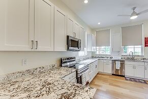 Modern Pittsburgh Home w/ Rooftop Deck & Backyard