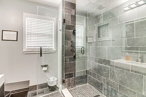 Charlotte Home w/ Yard - Near Spectrum Center!