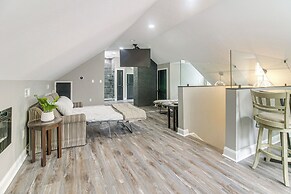 Charlotte Home w/ Yard - Near Spectrum Center!