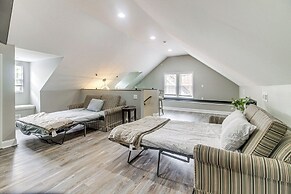 Charlotte Home w/ Yard - Near Spectrum Center!