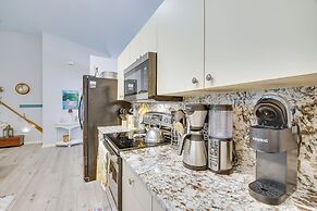 North Port Home w/ Charming Lanai ~ 7 Mi to Beach