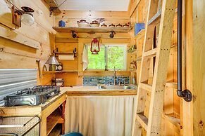 Solar-powered Brandon Studio Cabin: Hiking Access