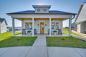 Greenwood Retreat: On-site Lake w/ Boat Ramp!