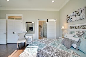 On-site Lake w/ Boat Ramp: Greenwood Retreat!