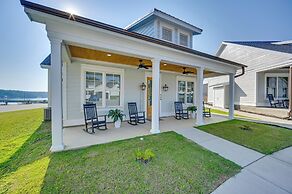 On-site Lake w/ Boat Ramp: Greenwood Retreat!