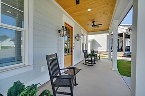 On-site Lake w/ Boat Ramp: Greenwood Retreat!