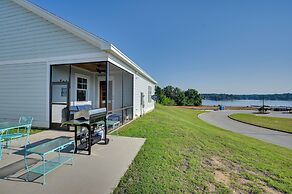 On-site Lake w/ Boat Ramp: Greenwood Retreat!
