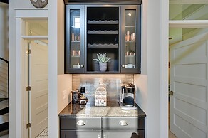 Lake Greenwood Getaway w/ On-site Boat Ramp!