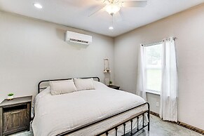 Frankston Vacation Rental: Walk to Lake Palestine!