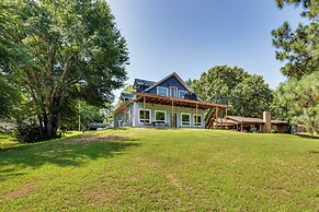 Frankston Vacation Rental: Walk to Lake Palestine!