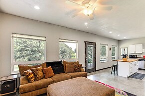 Frankston Vacation Rental: Walk to Lake Palestine!