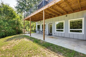 Frankston Vacation Rental: Walk to Lake Palestine!