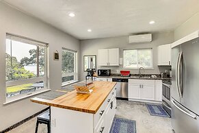 Frankston Vacation Rental: Walk to Lake Palestine!