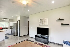 Frankston Vacation Rental: Walk to Lake Palestine!