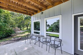 Frankston Vacation Rental: Walk to Lake Palestine!