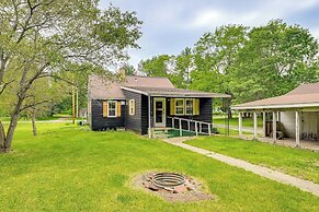 Arkdale Home w/ Fire Pit, 1 Mi to Castle Rock Lake