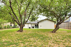 Walk to Lewisville Lake: Dog-friendly Texas Home