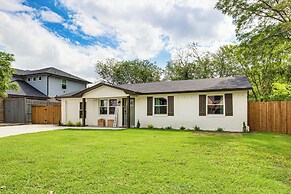 Walk to Lewisville Lake: Dog-friendly Texas Home