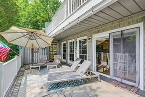 Smith Mountain Lake Cottage w/ Dock + Fire Pit!
