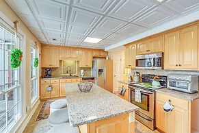 Smith Mountain Lake Cottage w/ Dock + Fire Pit!