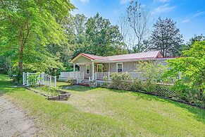 Smith Mountain Lake Cottage w/ Dock + Fire Pit!