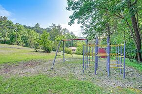Smith Mountain Lake Cottage w/ Dock + Fire Pit!