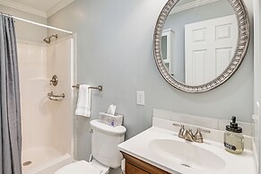 Smith Mountain Lake Cottage w/ Dock + Fire Pit!