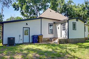 Modern Farmhouse in Belle Plaine w/ Covered Porch!