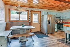 New Lisbon Home w/ Fire Pit & Ping-pong!