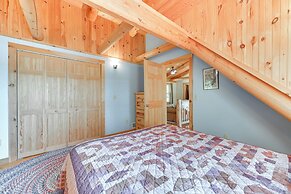 Lakefront Corinth Log Home: Private Dock, Fire Pit