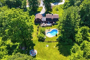 Spacious East Haddam Retreat w/ Private Pool!