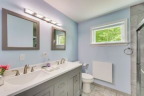 Near Hiking Trails & Ski Resorts: Killington Home!