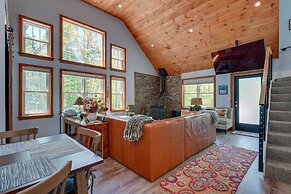 Near Hiking Trails & Ski Resorts: Killington Home!