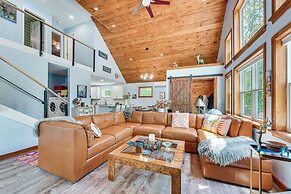 Near Hiking Trails & Ski Resorts: Killington Home!