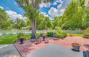 Ocala Retreat w/ Pool, Grill & Yard - Pets Welcome
