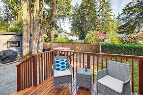 Tacoma Retreat w/ Fire Pit - Walk to Lake Access!