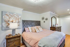 Tacoma Retreat w/ Fire Pit - Walk to Lake Access!