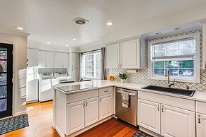 Tacoma Retreat w/ Fire Pit - Walk to Lake Access!