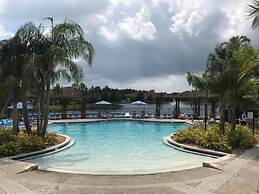 3br, 2.5ba Townhome W/ Lake View, Sunny Rear Yard 3 Bedroom Townhouse 