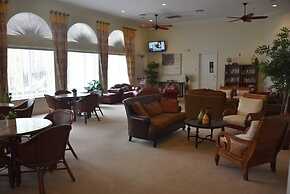 3br, 2.5ba Townhome W/ Lake View, Sunny Rear Yard 3 Bedroom Townhouse 