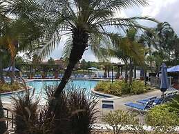 3br, 2.5ba Townhome W/ Lake View, Sunny Rear Yard 3 Bedroom Townhouse 