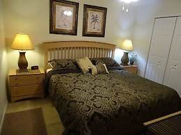 3br, 2.5ba Townhome W/ Lake View, Sunny Rear Yard 3 Bedroom Townhouse 