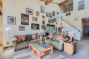 2151 The Pines 2 Bedroom Condo by RedAwning