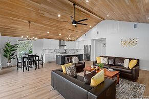 Cl 874 Million Dollar View 5 Bedroom Home by RedAwning